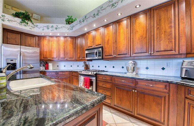 Building Photo - 8736 54th Ave E