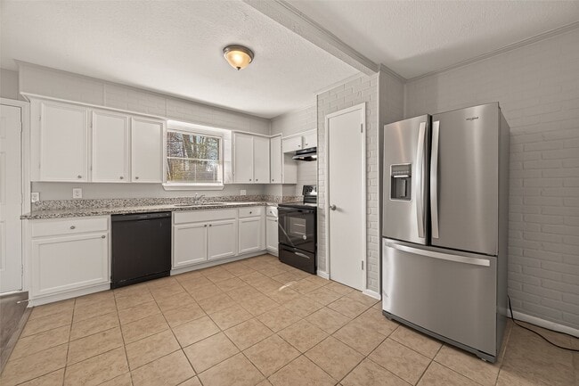 Building Photo - 3102 Hays St