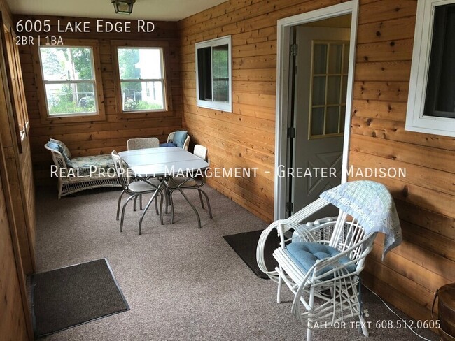 Building Photo - Cozy 2 bed home with Lake Waubesa access!