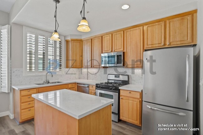 Building Photo - 727 Northrup St