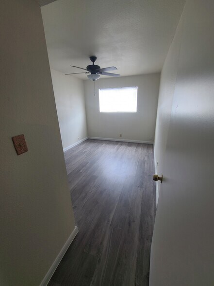 Second Bedroom Entry - 11002 Hammerly Blvd