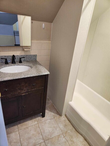 Building Photo - 21 Watts St