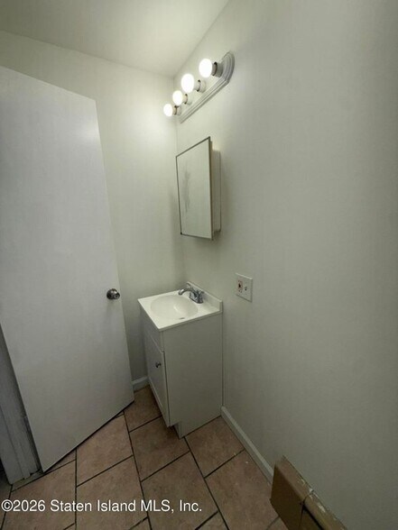 Building Photo - 279 Heberton Ave