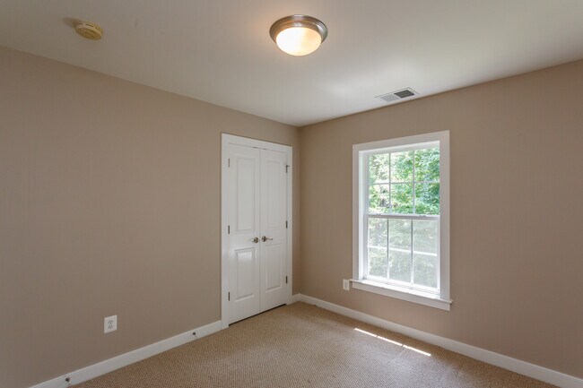 Building Photo - 154 Brookwood Dr