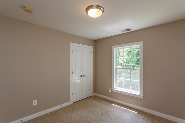 Building Photo - Beautiful 3-Bedroom Brookwood Townhome with 2-Car Garage — Don't Delay!