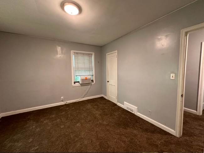 Building Photo - 451 Durand Dr NE