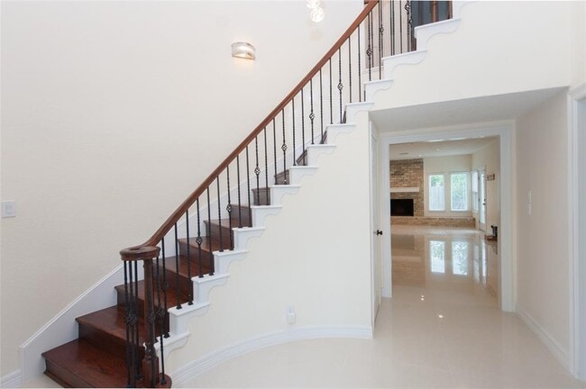 Building Photo - 738 Plainwood Dr