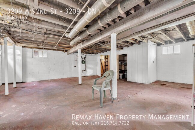 Building Photo - 3209 W 92nd St