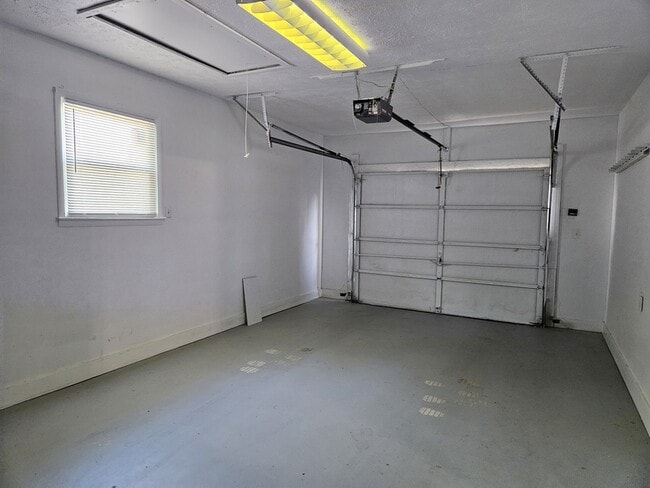 Building Photo - 309 Murray Fork Dr