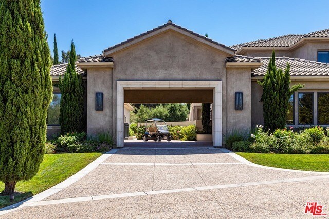 Building Photo - 1209 Via Aracena