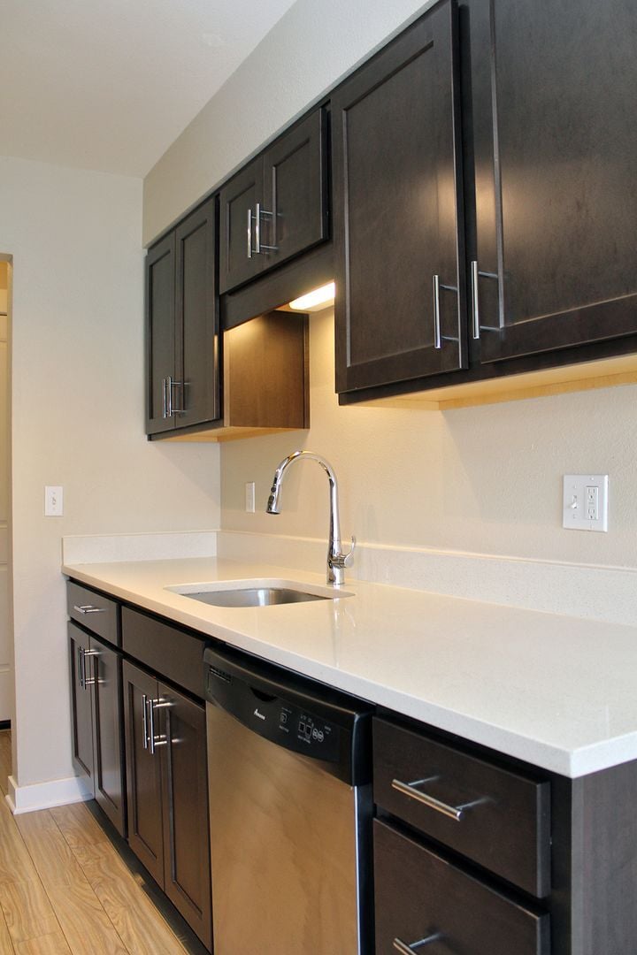 Building Photo - 2725-2743 SE Taylor St