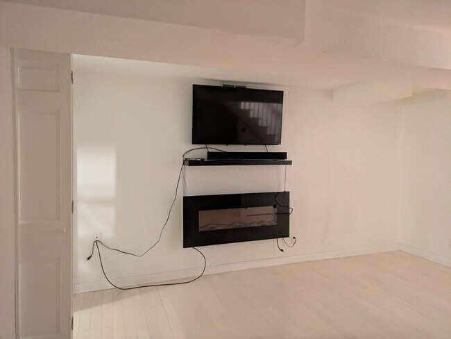 Building Photo - 56 Glengarry Dr