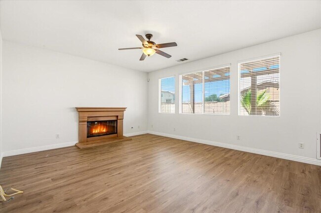 Building Photo - 37559 Durwent Dr