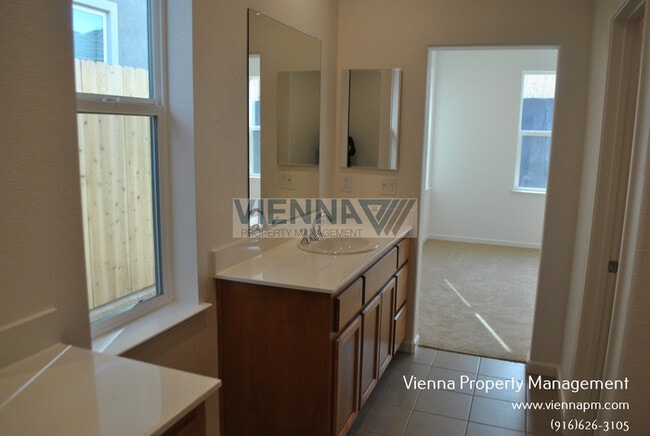 Building Photo - 111 Chesapeake Ct