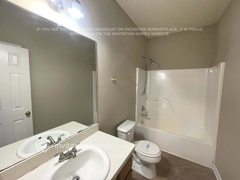 Building Photo - 102 Brookview Ct