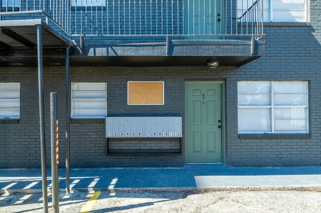 Mail Center - Huntington Place