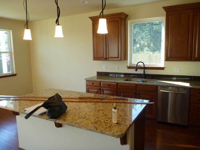 Building Photo - Impressive Dog Friendly Home Available!