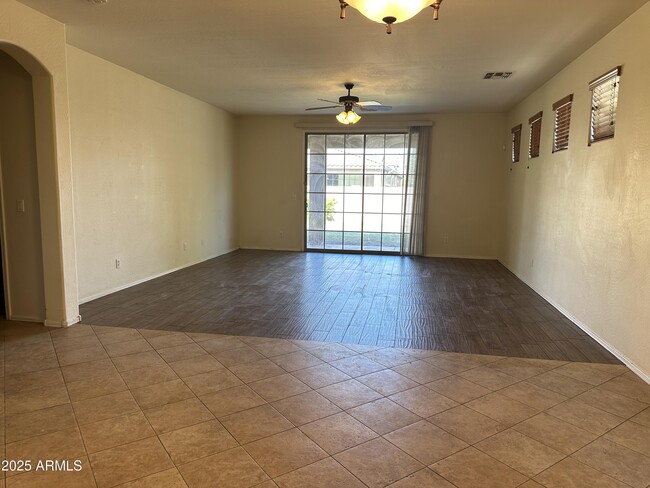 Building Photo - 15022 W Montecito Ave