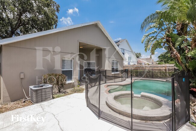 Building Photo - 2202 Cattleman Dr