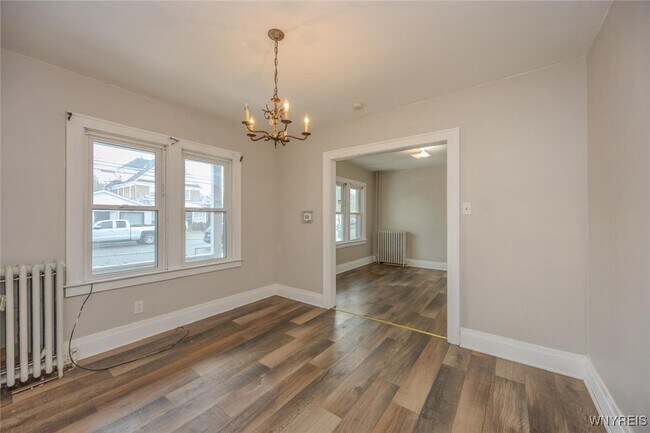 Building Photo - 2253 Niagara St