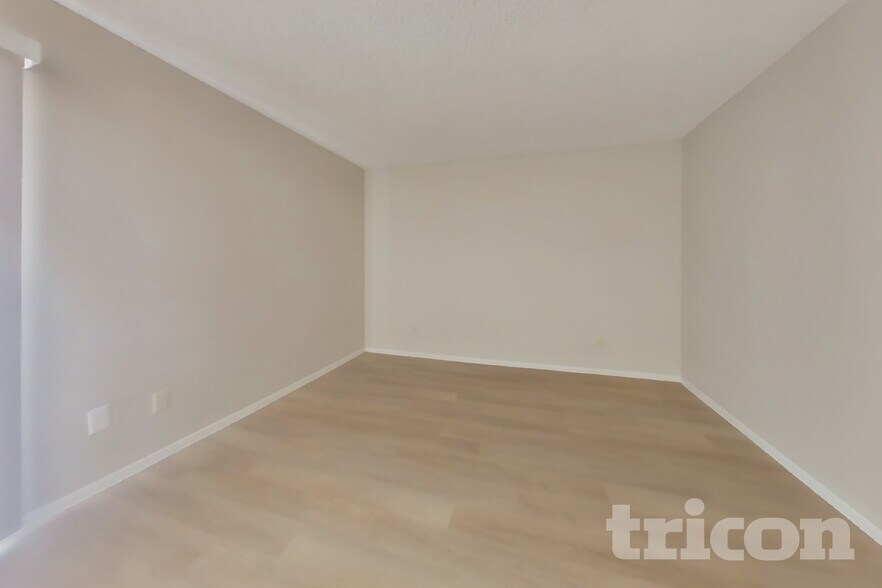 Building Photo - 3629 W Kelton Ln