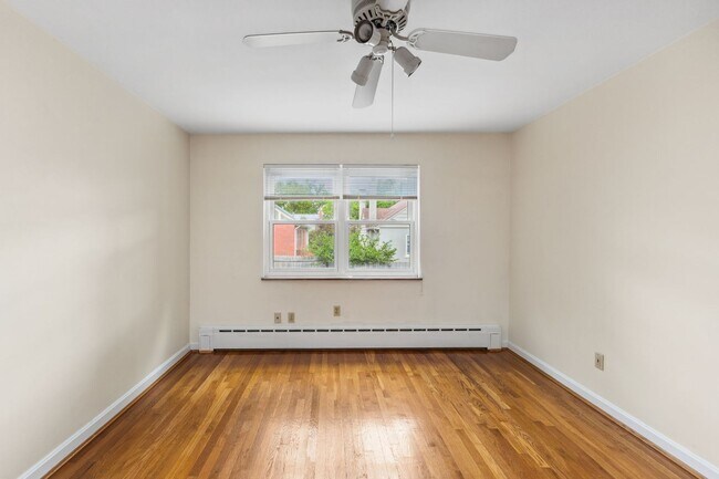 Building Photo - Oakley- Charming 4 family and desirable st...
