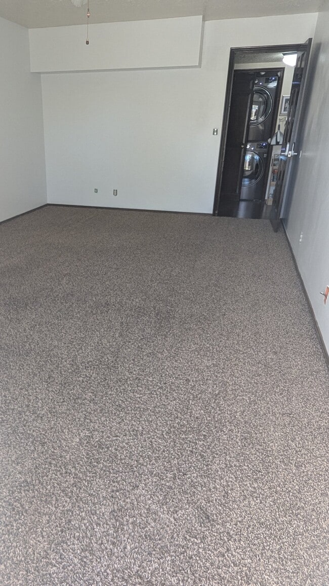 Building Photo - 4539 S 1800 W