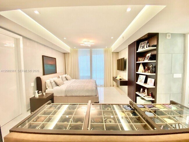 Building Photo - 16901 Collins Ave