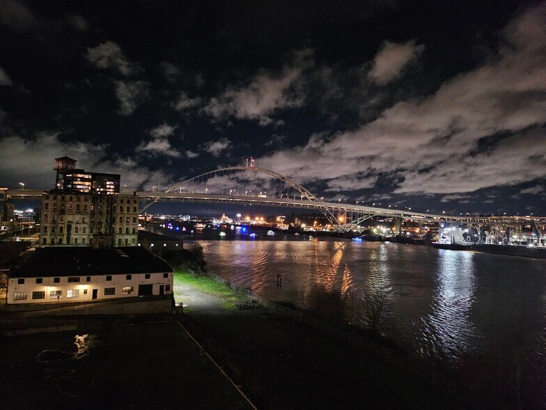 Building Photo - 1310 NW Naito Pky