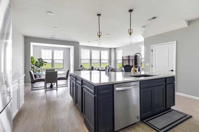 Building Photo - 2227 Ryegrass Ln