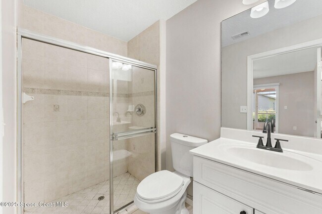 Building Photo - 158 Empress Ave