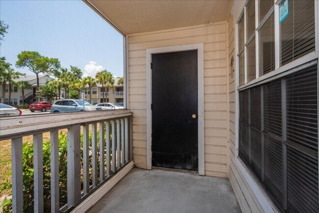 Building Photo - Ready Move to move 2 bedroom 2 bath Condo for Rent