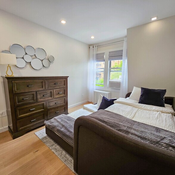 Building Photo - 3239 46th St