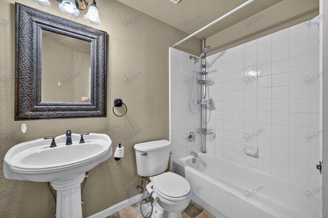 Building Photo - 5079 Postwood Dr