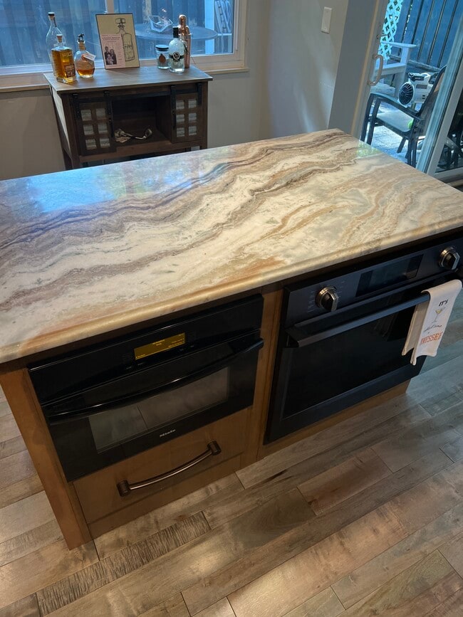 Building Photo - 1810 Cherokee Bluff Dr