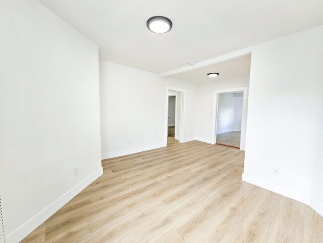 Building Photo - 11128 S Budlong Ave