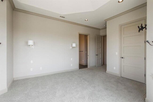 Building Photo - 226 Russell M.Perry Ave