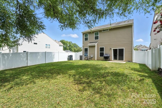 Building Photo - 3827 Ernie Dr