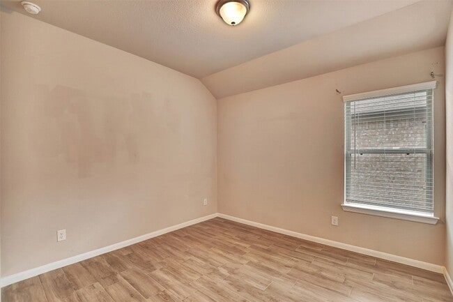 Building Photo - 388 Kendall Crest Dr