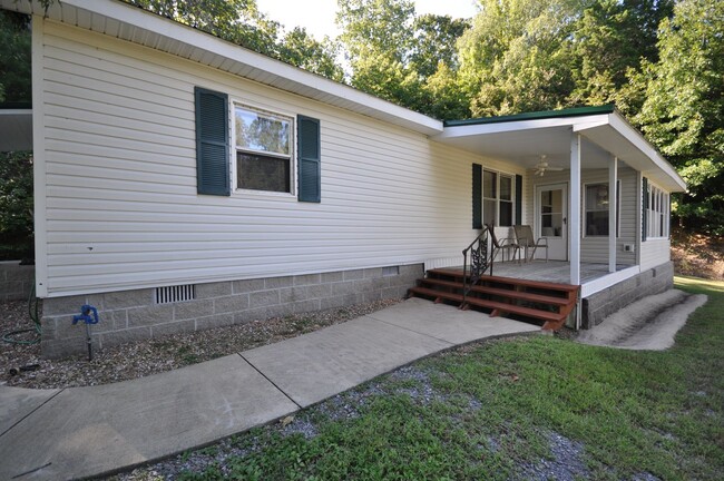 Building Photo - Furnished Home in New Concord