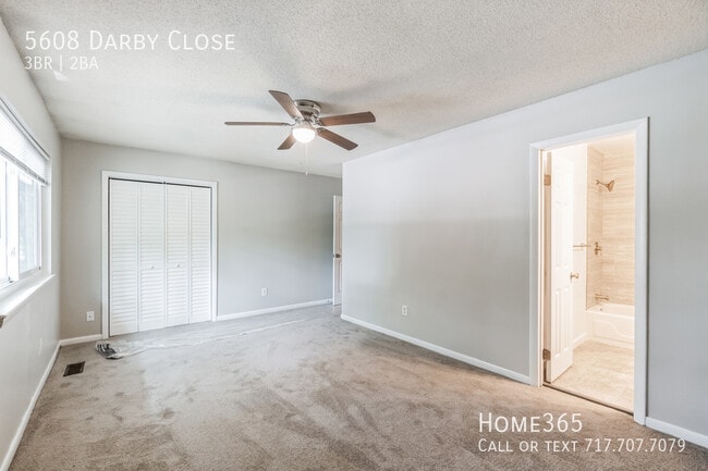 Building Photo - Incredible 3 Bedroom 2 Bedroom Townhouse O...