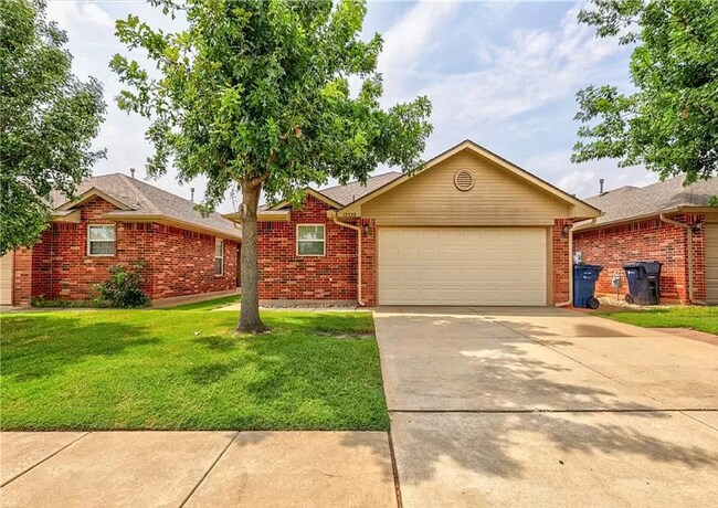 Building Photo - Gorgeous 3 bedroom 2 Bath and 2 Car Home in the Heart of Yukon