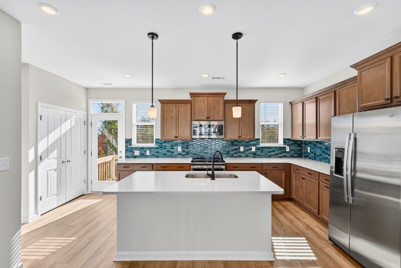 Building Photo - 315 Chesapeake Cmns St