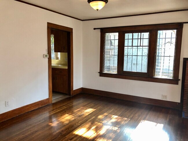 Building Photo - 654 Tularosa Dr