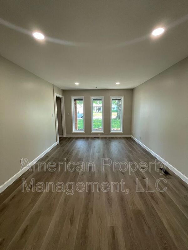 Building Photo - 7526 E 55th Pl