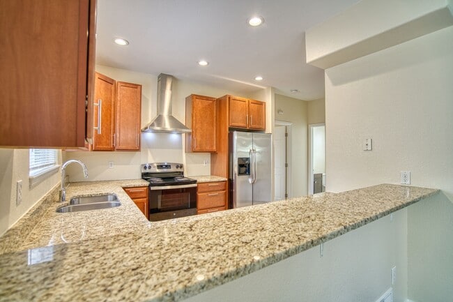 Building Photo - Charming Mill Village 3Bed/3Bath Home with...