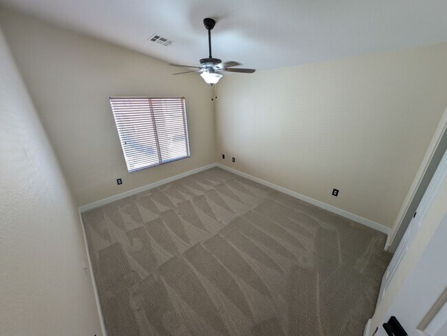 Building Photo - 89 Day Trade St