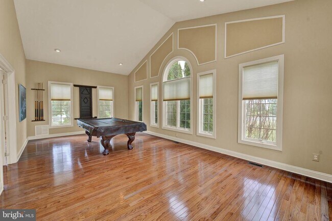 Building Photo - 19 Meadowlark Dr