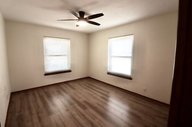 Building Photo - FOR LEASE in Brock ISD!! Updated 3 BR - 2 ...