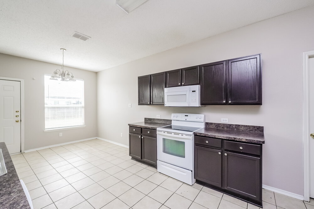 Building Photo - 2104 Aster Trail